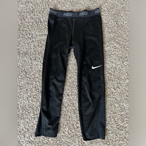Nike dri-fit capri leggings - Size M
